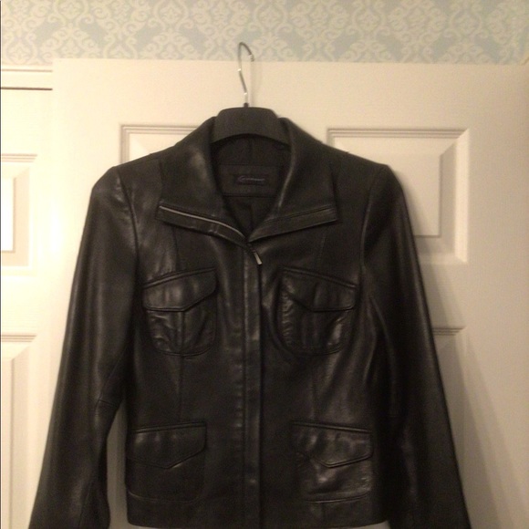 - Beautiful Ladies Black leather tailored jacket size medium good condit… - Picture 1 of 7